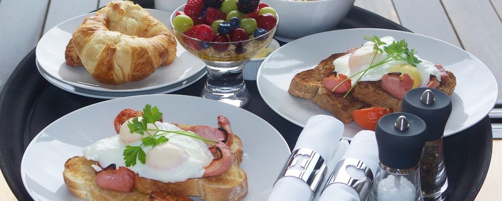 Anglické raňajky: Chuťová exkurzia do britskej kulinárskej tradície