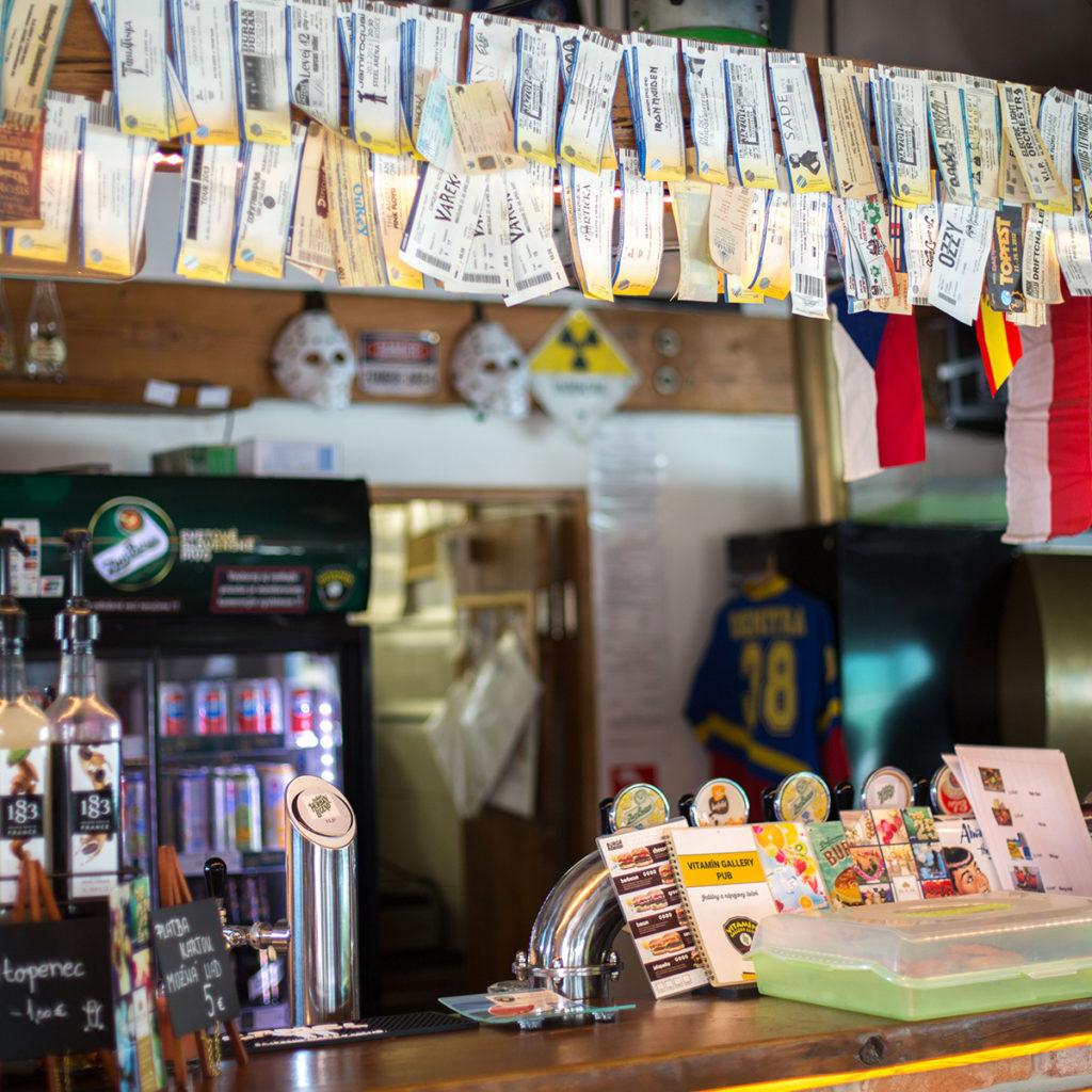 Vitamín Gallery Sport Pub, Pezinok
